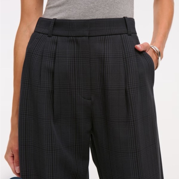 Abercrombie & Fitch Sloane Tailored Wide-Leg Pants - Picture 3 of 10